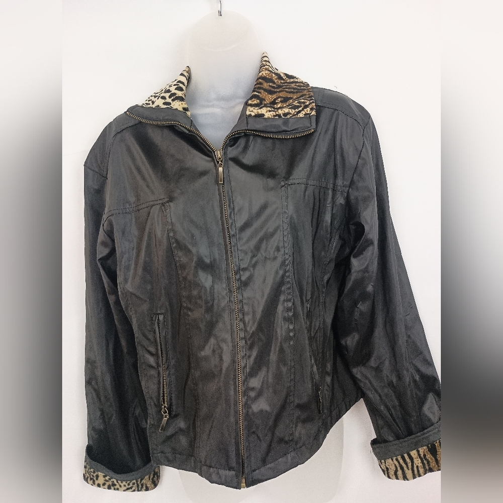 Black Jacket with Luxurious Leopard Animal Print Mobwife L Collar (#1,337)(C)